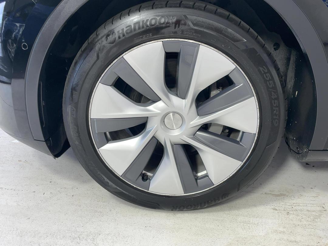 Photo '10' of Tesla Model Y