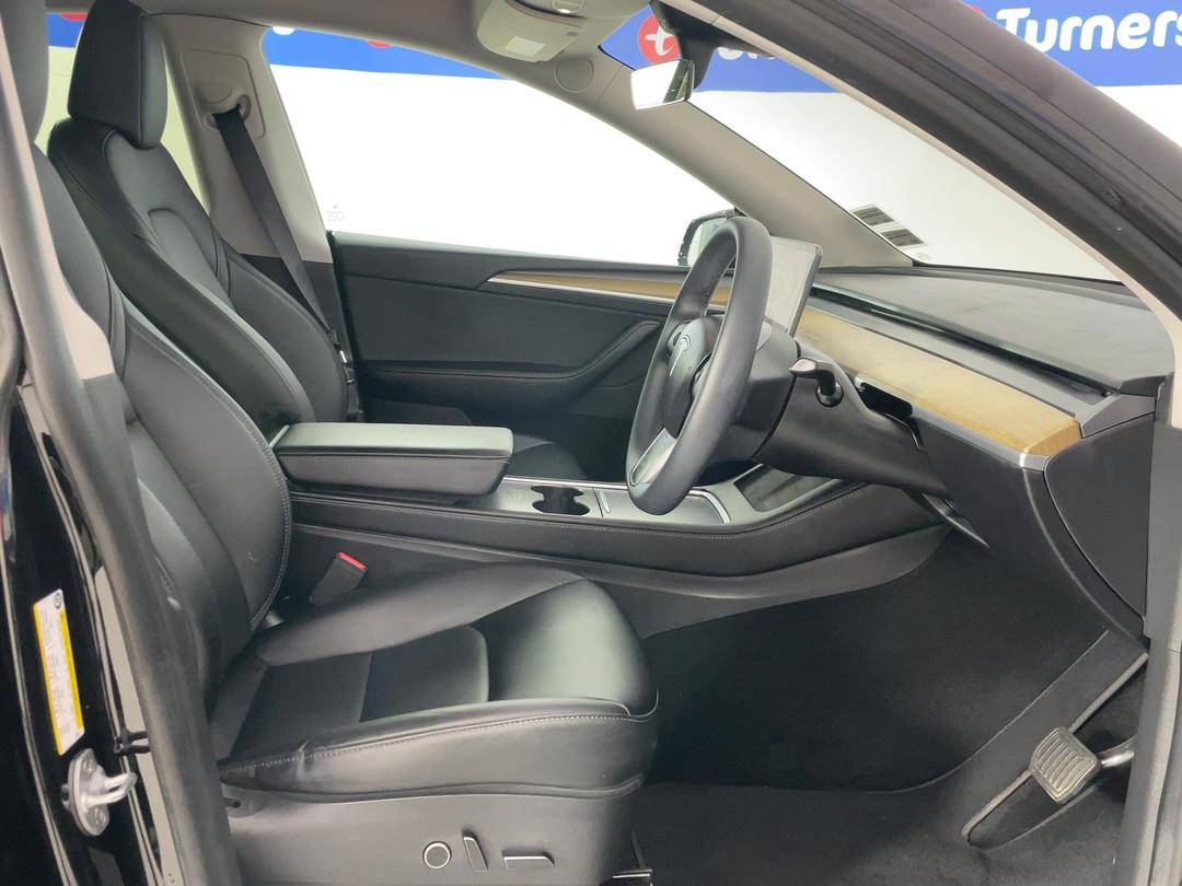 Photo '16' of Tesla Model Y