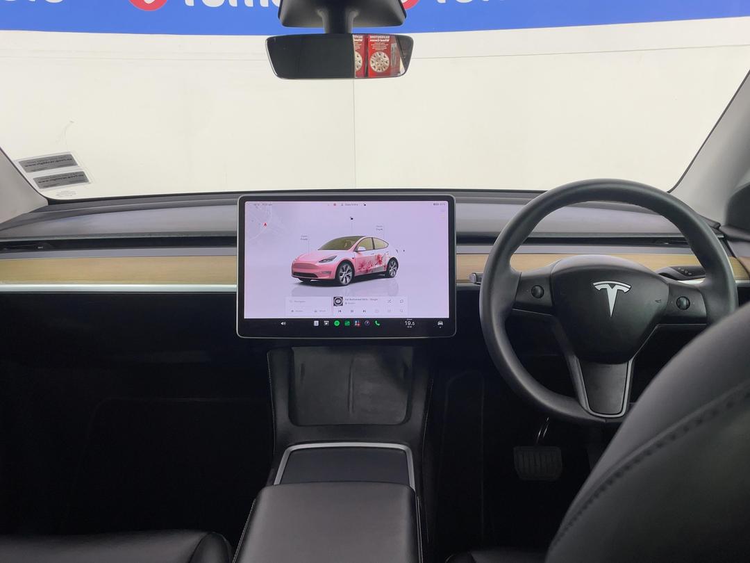 Photo '17' of Tesla Model Y