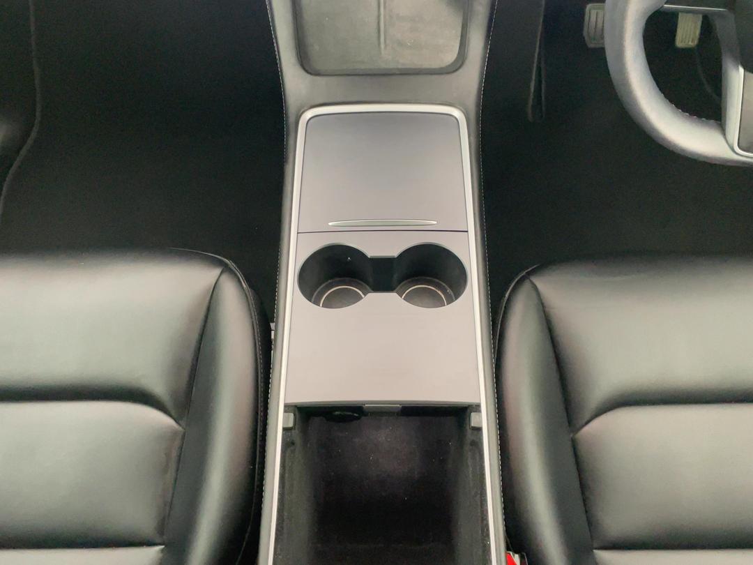 Photo '18' of Tesla Model Y