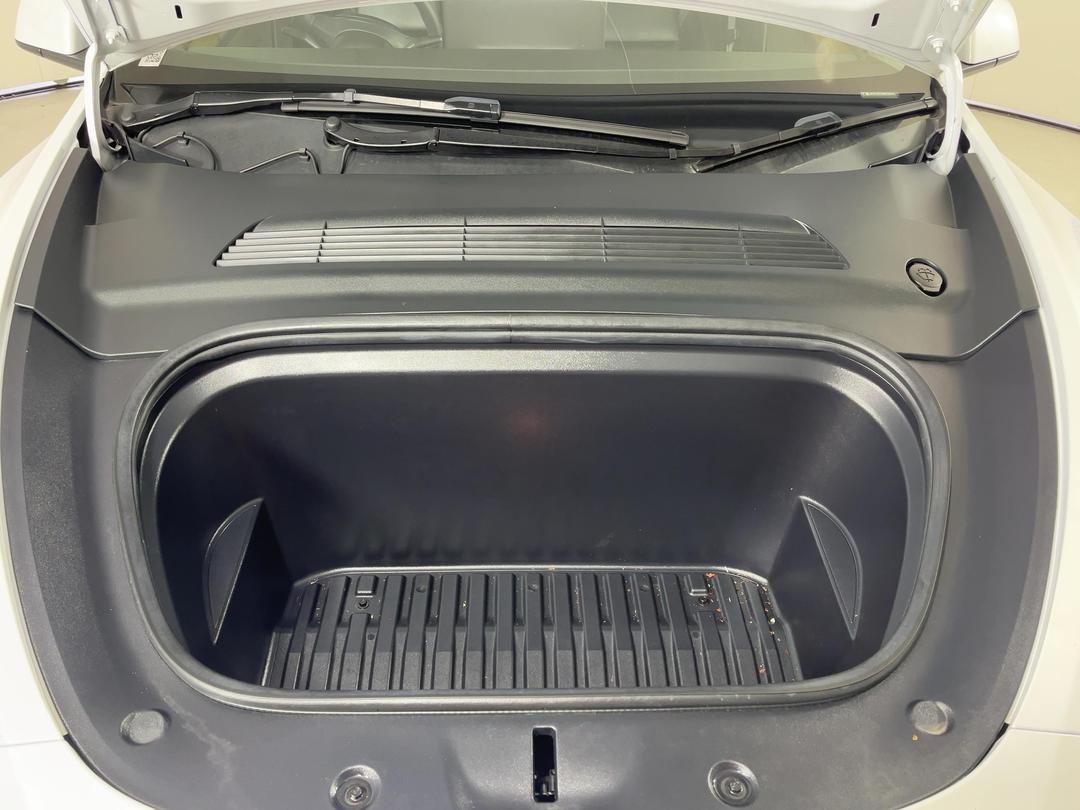 Photo '13' of Tesla Model Y