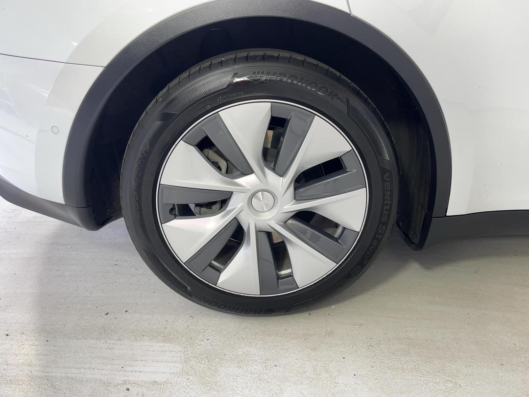 Photo '12' of Tesla Model Y
