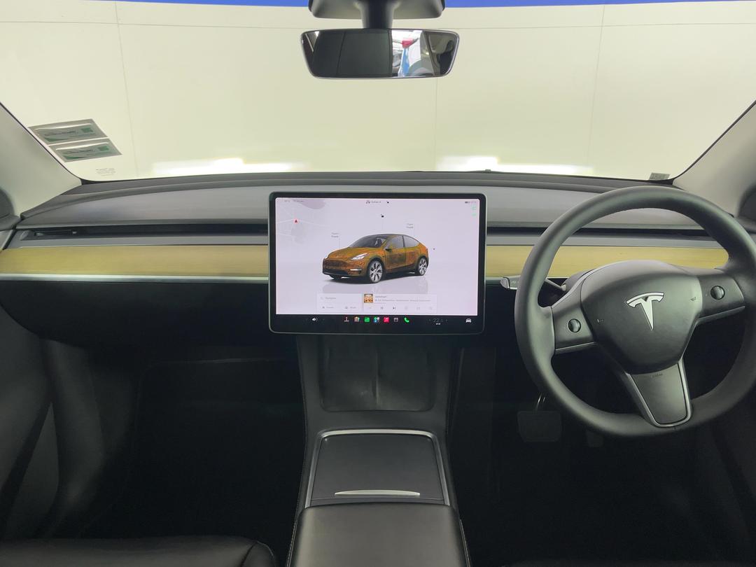 Photo '17' of Tesla Model Y