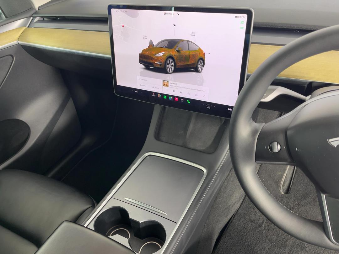 Photo '18' of Tesla Model Y