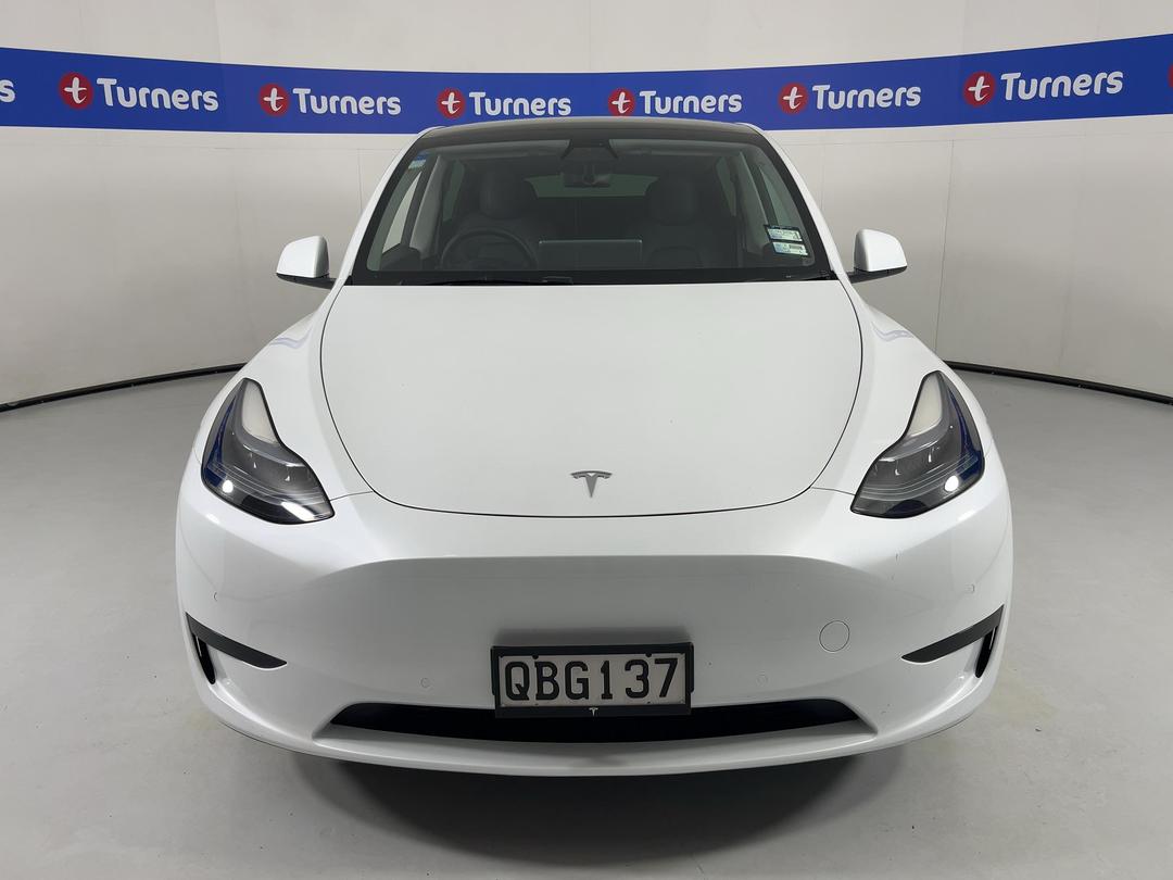 Photo '2' of Tesla Model Y