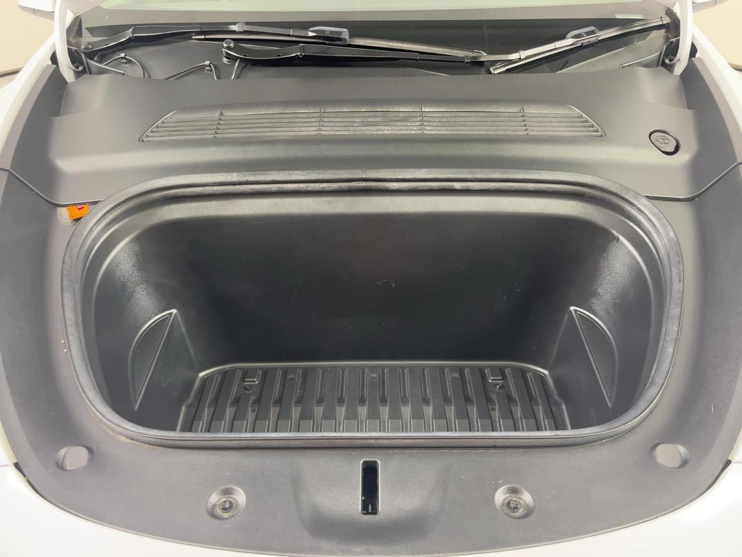 Photo '13' of Tesla Model Y