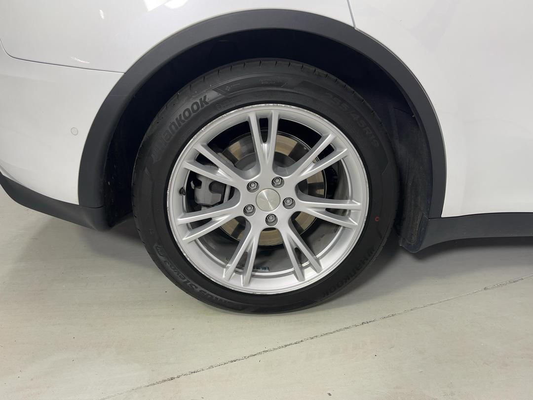 Photo '12' of Tesla Model Y