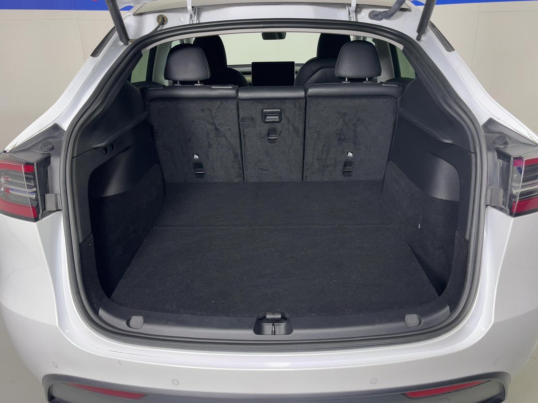 Photo '14' of Tesla Model Y