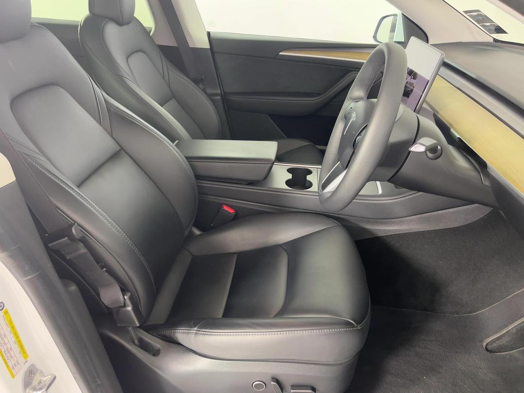 Photo '16' of Tesla Model Y