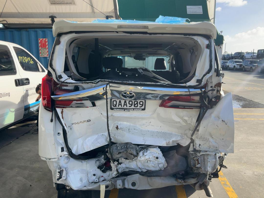 Photo '5' of Toyota Alphard