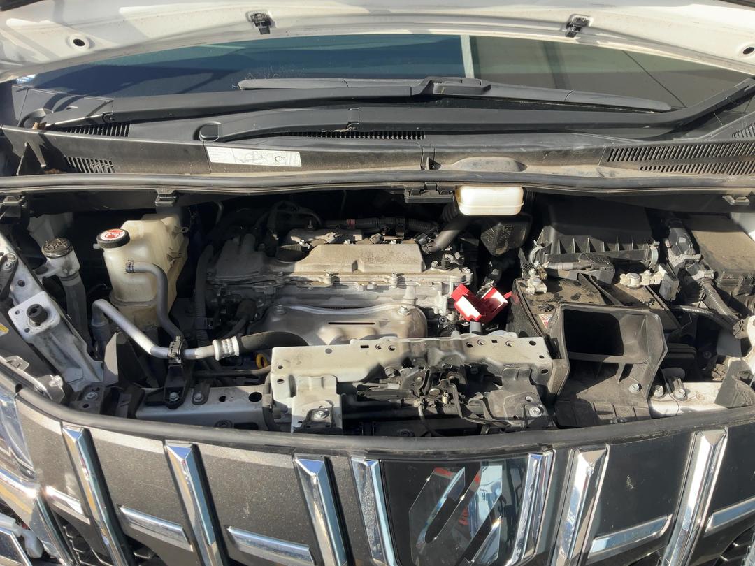 Photo '12' of Toyota Alphard