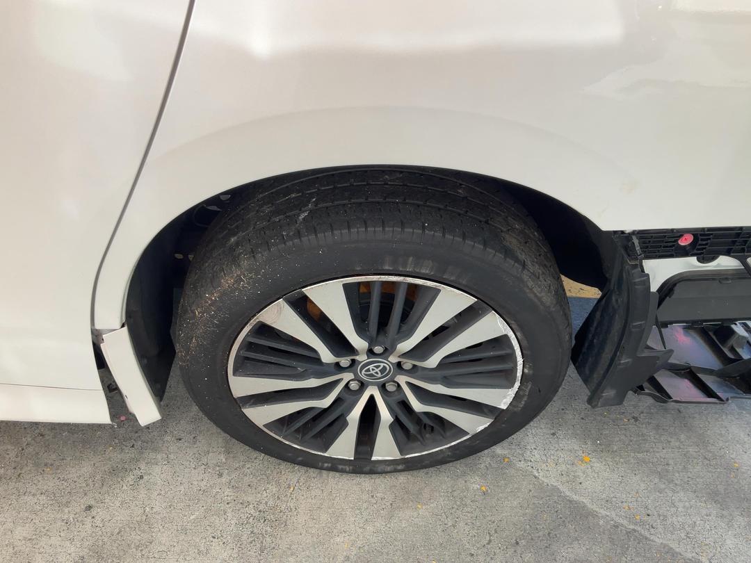 Photo '15' of Toyota Alphard