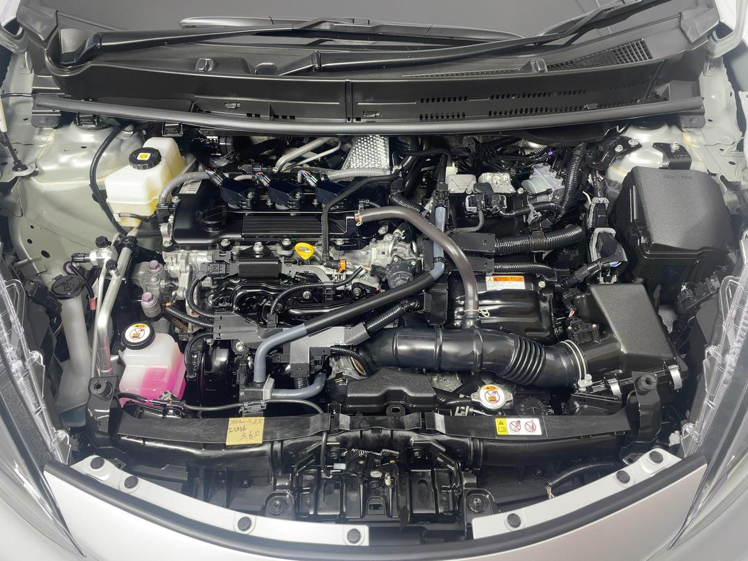 Photo '13' of Toyota Aqua