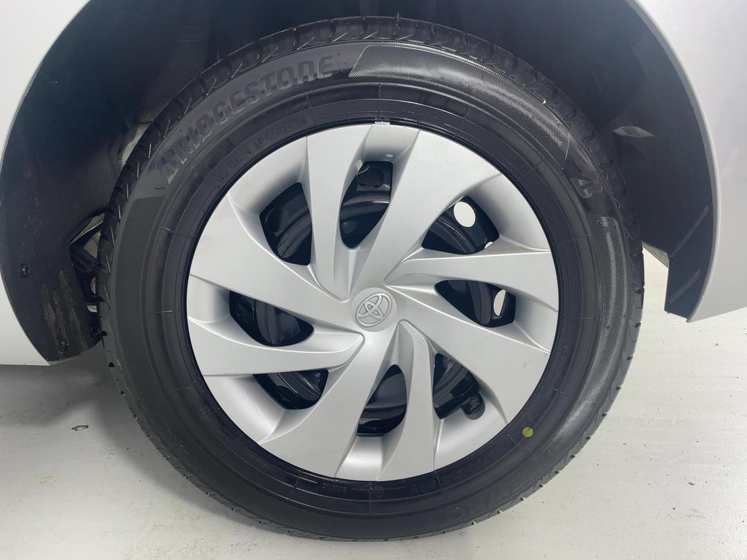 Photo '11' of Toyota Aqua