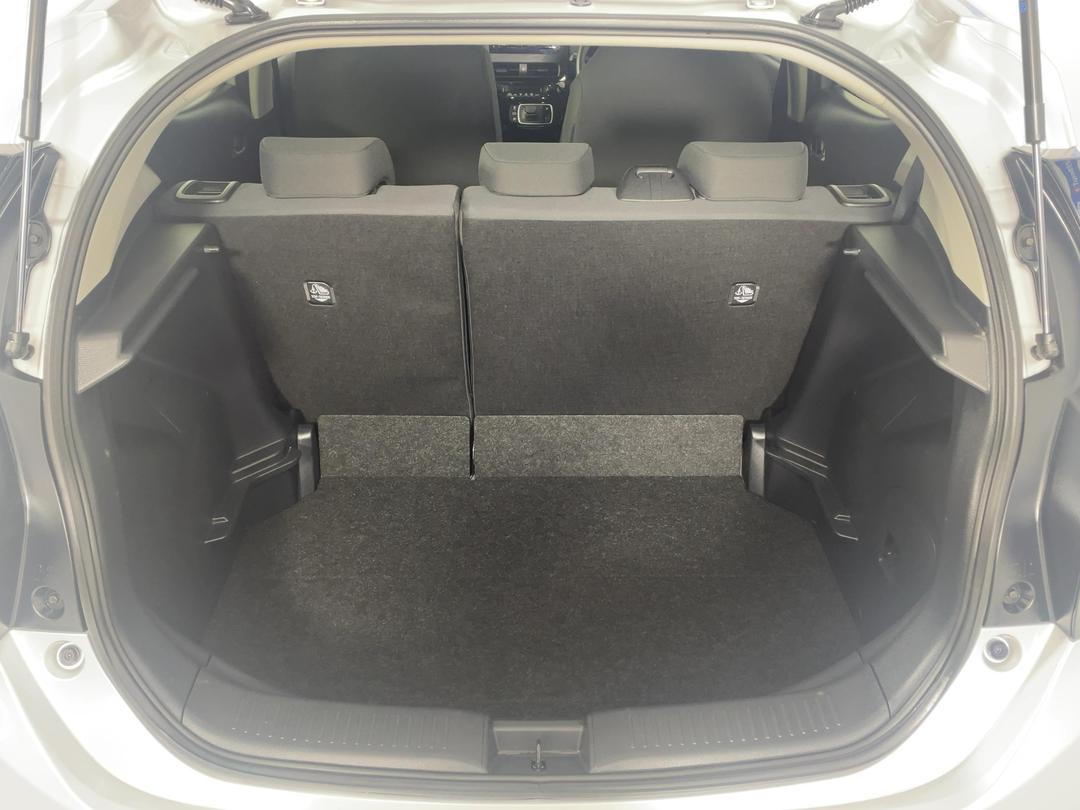 Photo '14' of Toyota Aqua
