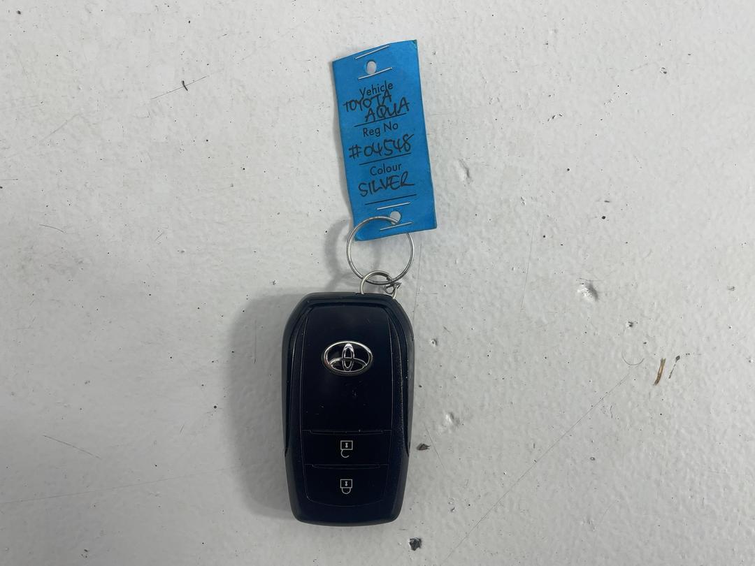 Photo '22' of Toyota Aqua