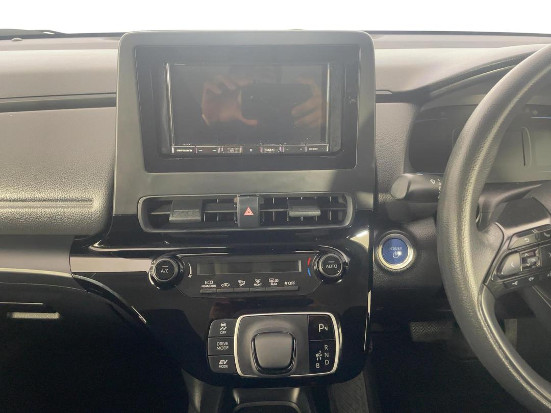 Photo '18' of Toyota Aqua