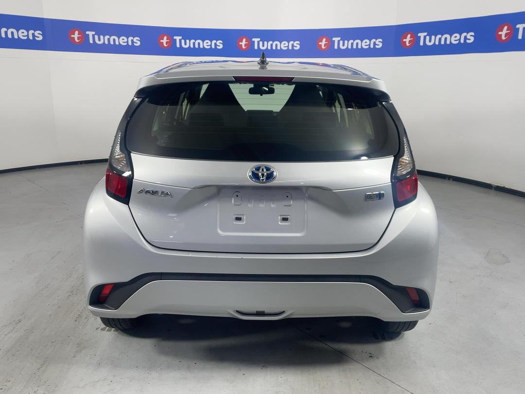 Photo '6' of Toyota Aqua