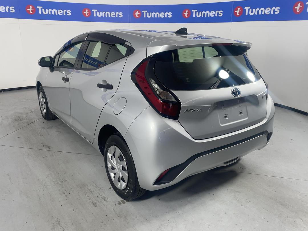 Photo '5' of Toyota Aqua