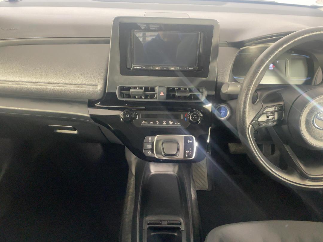 Photo '18' of Toyota Aqua