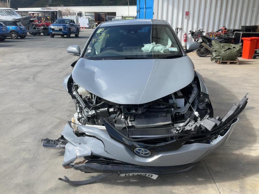 Photo '2' of Toyota C-HR Limited Photo '2' of Toyota C-HR Limited