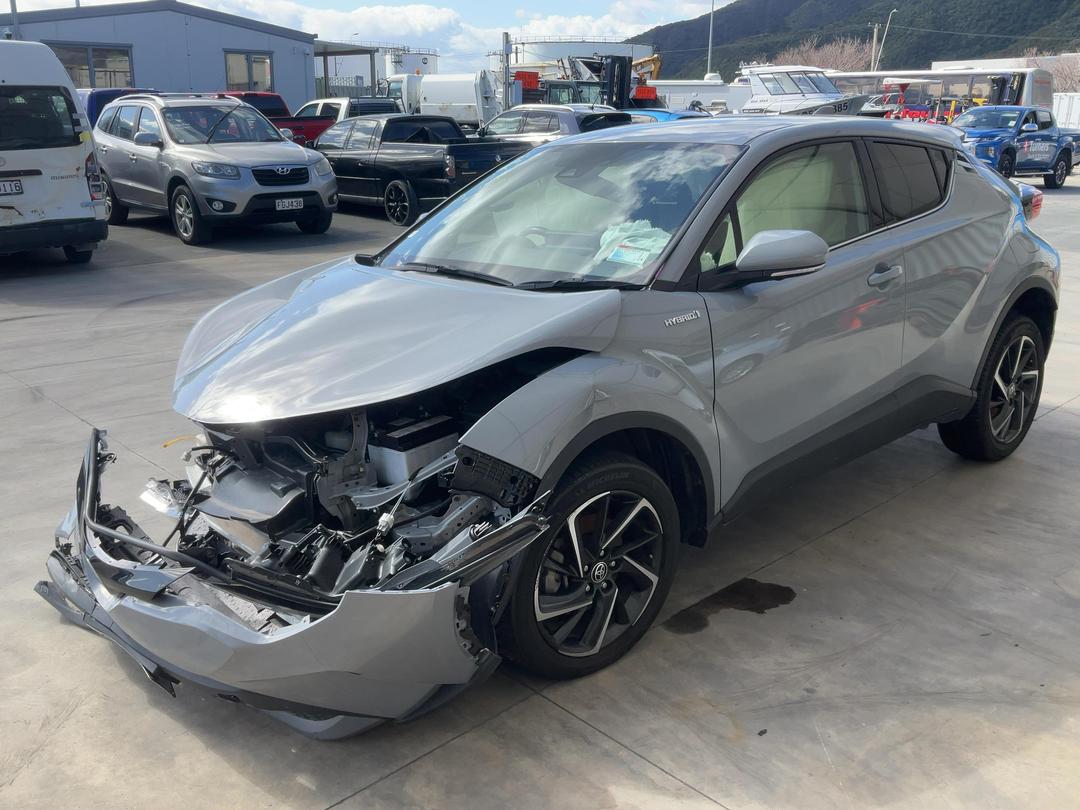 Photo '3' of Toyota C-HR Limited Photo '3' of Toyota C-HR Limited