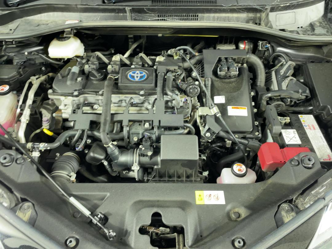 Photo '13' of Toyota C-HR