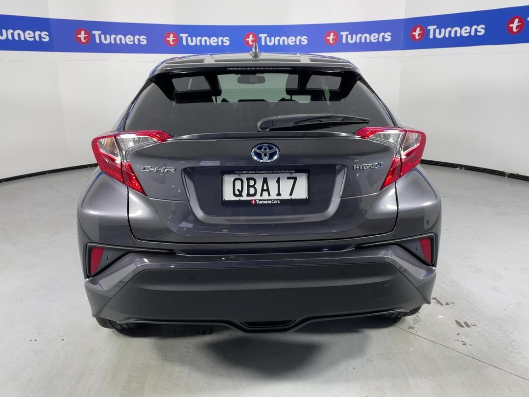Photo '6' of Toyota C-HR