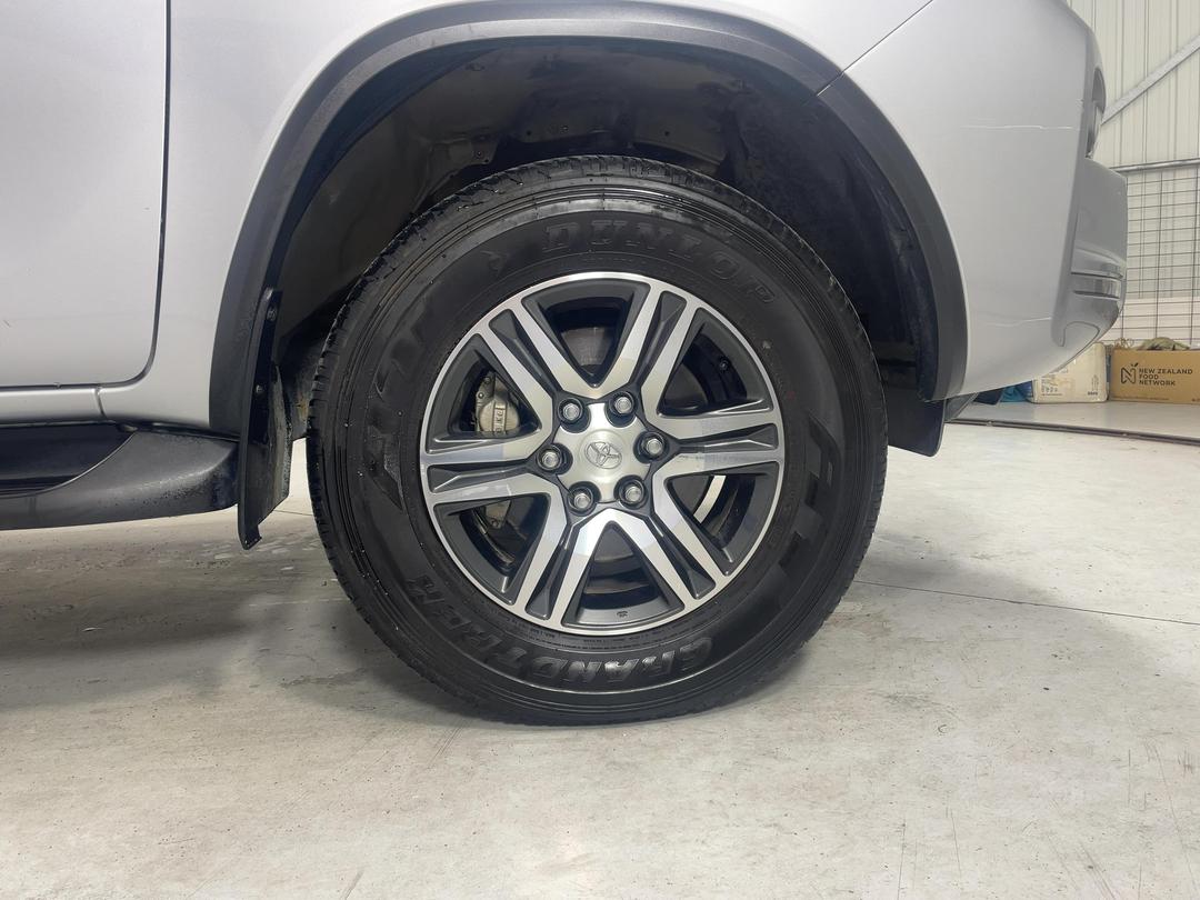 Photo '9' of Toyota Fortuner