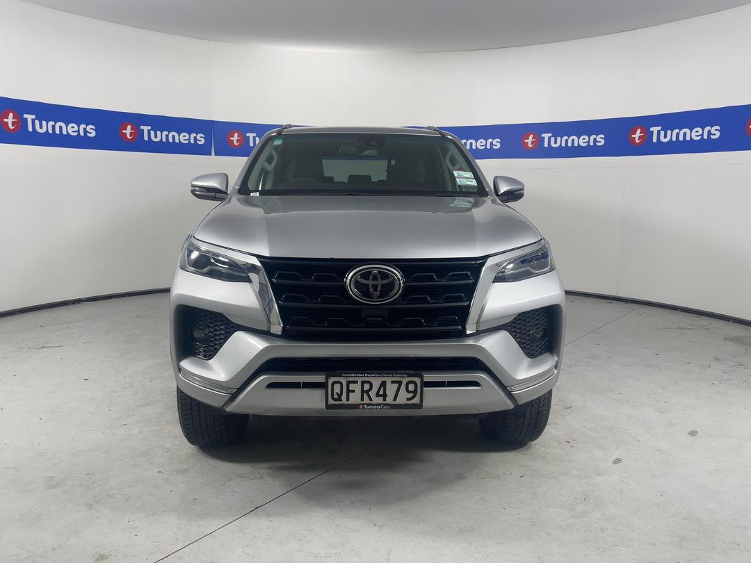 Photo '2' of Toyota Fortuner