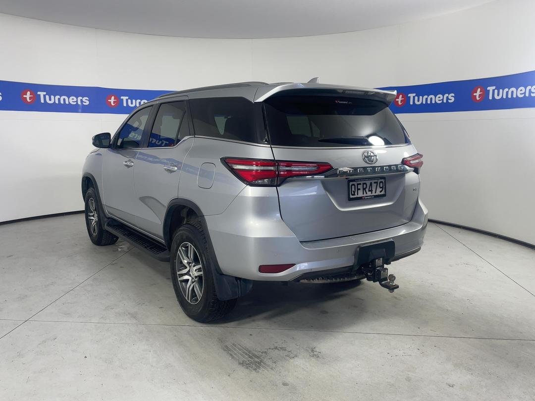 Photo '5' of Toyota Fortuner