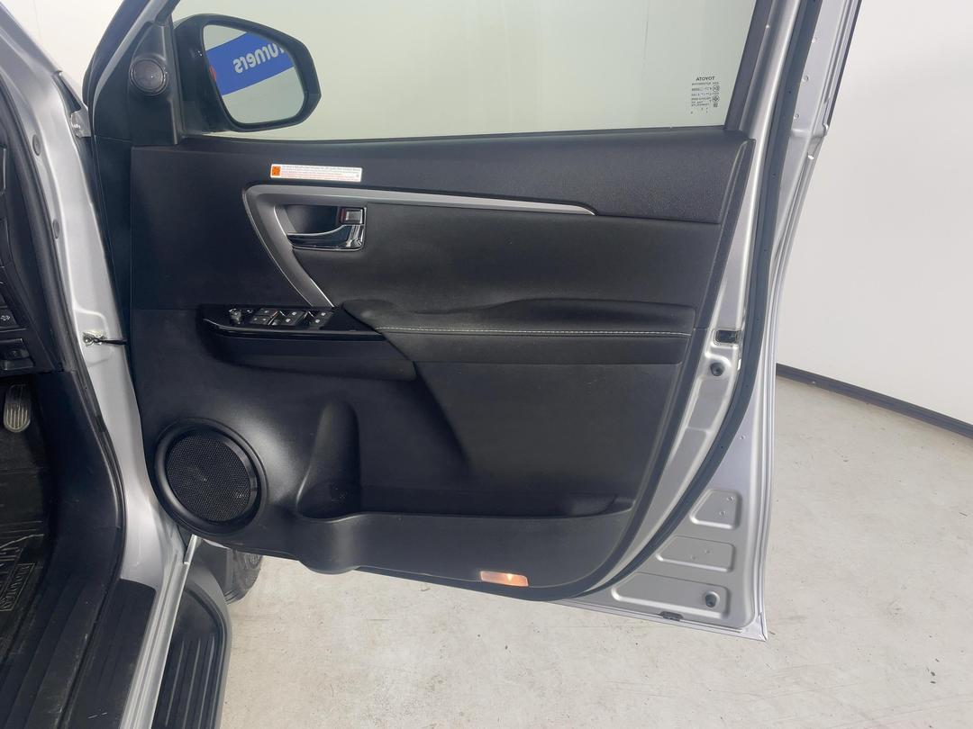 Photo '15' of Toyota Fortuner