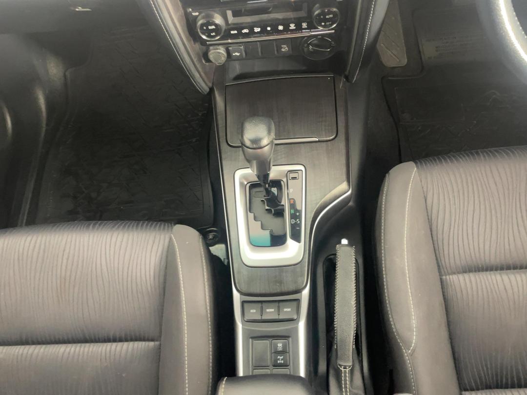 Photo '18' of Toyota Fortuner