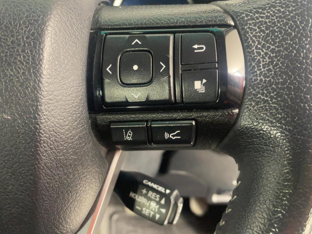 Photo '24' of Toyota Fortuner