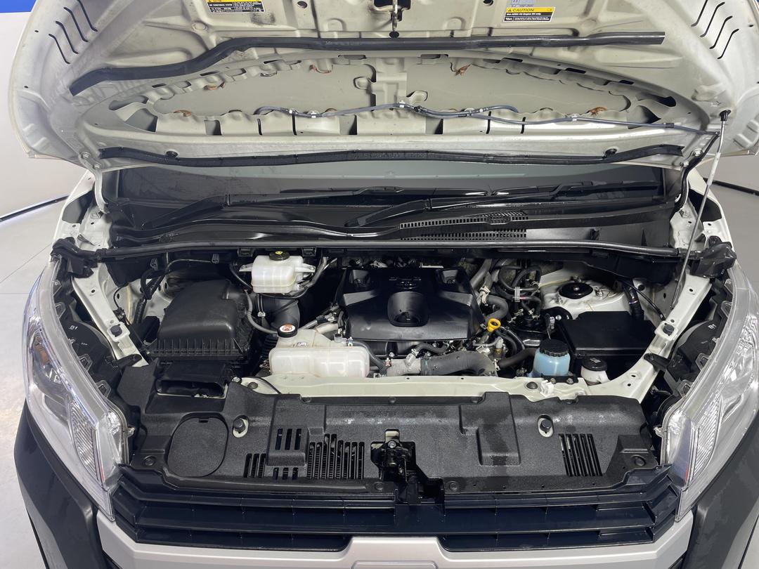 Photo '13' of Toyota Hiace