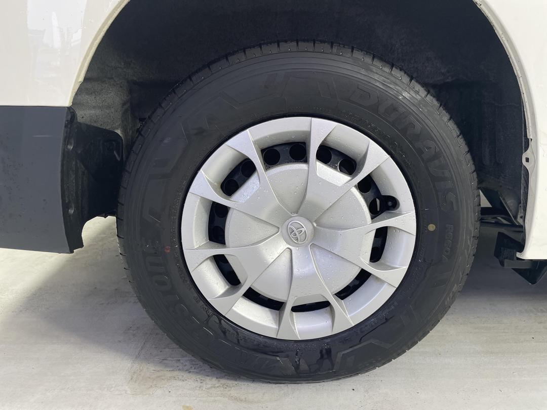 Photo '12' of Toyota Hiace