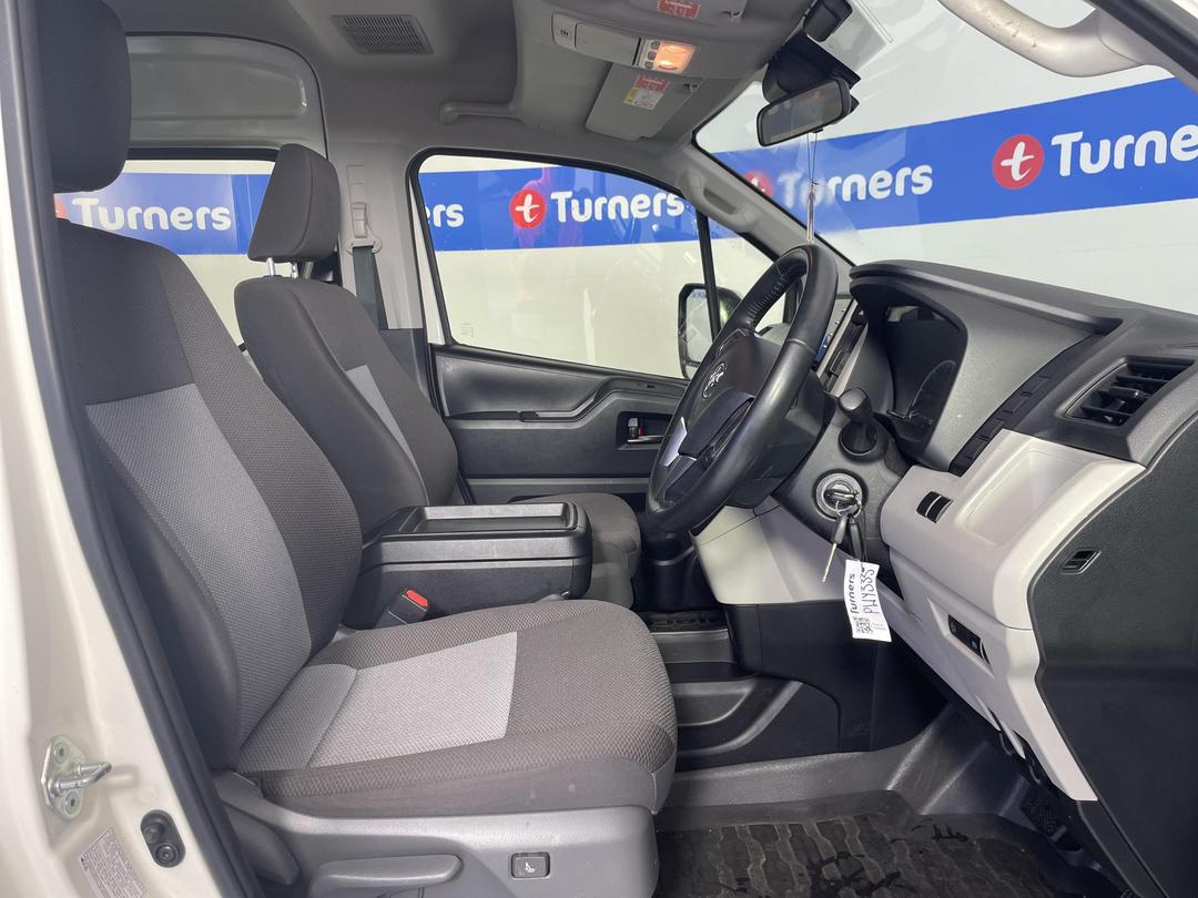 Photo '16' of Toyota Hiace