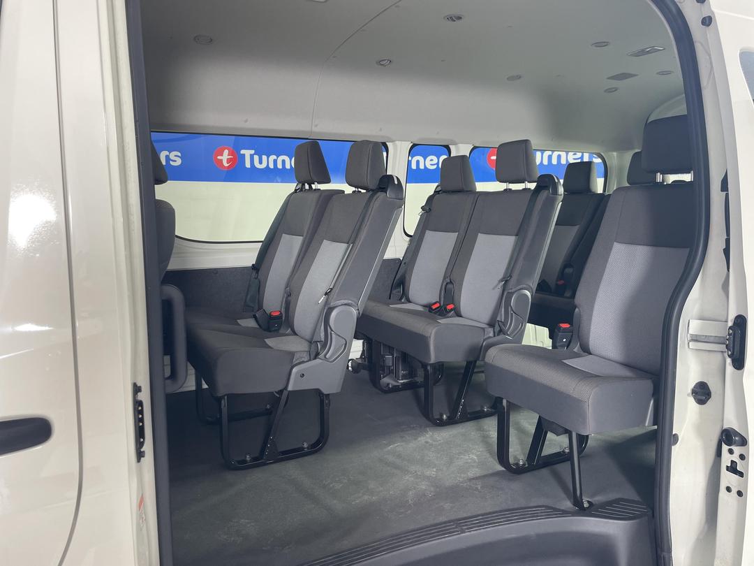 Photo '19' of Toyota Hiace