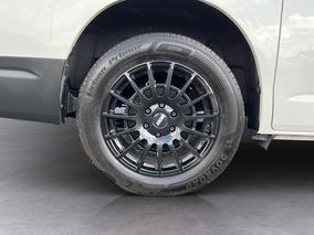 Photo '12' of Toyota Hiace