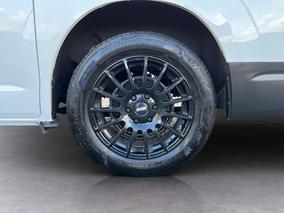 Photo '11' of Toyota Hiace