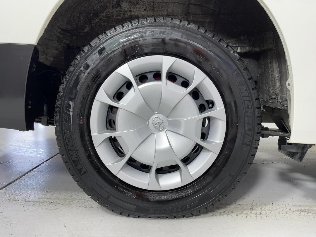 Photo '12' of Toyota Hiace