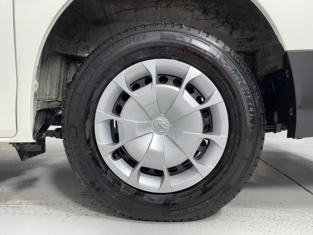Photo '11' of Toyota Hiace