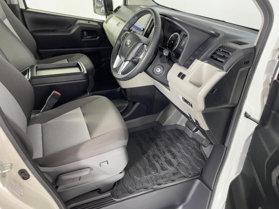 Photo '16' of Toyota Hiace