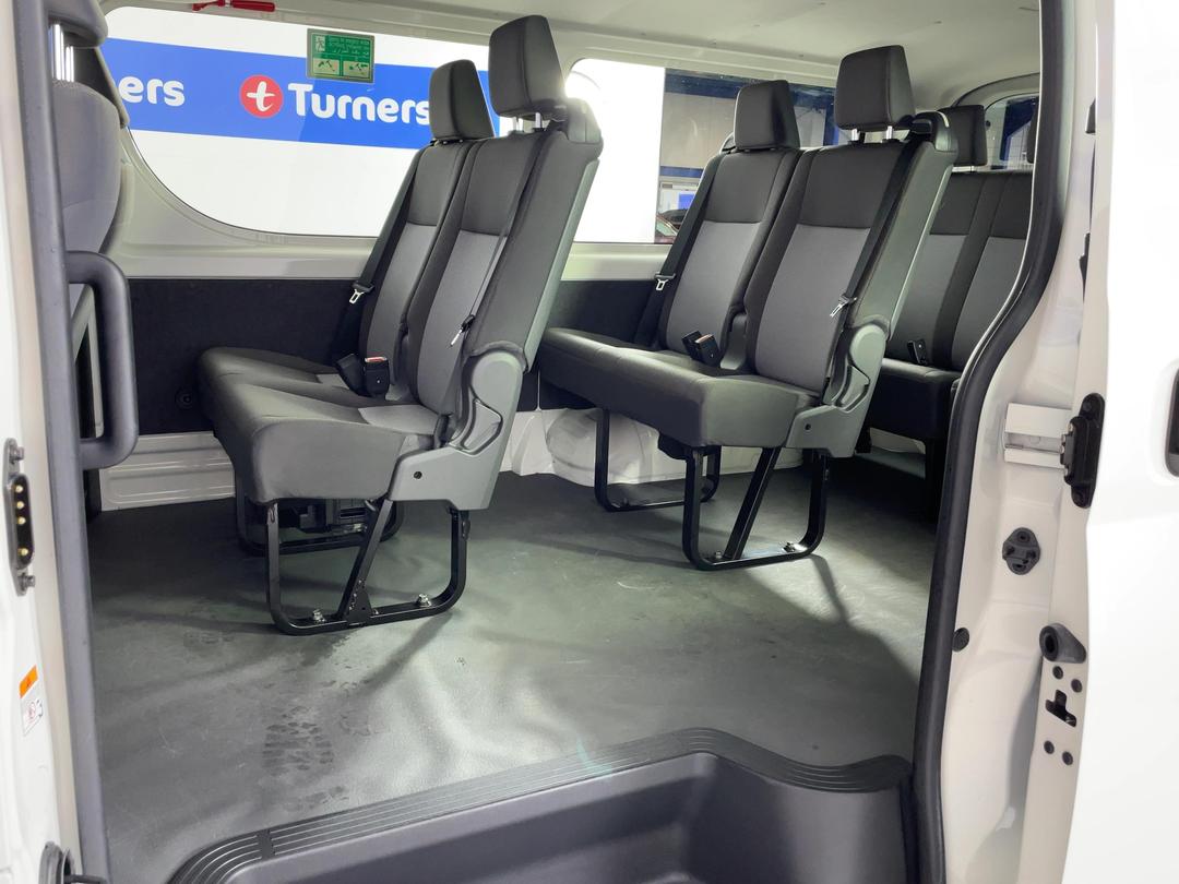 Photo '19' of Toyota Hiace