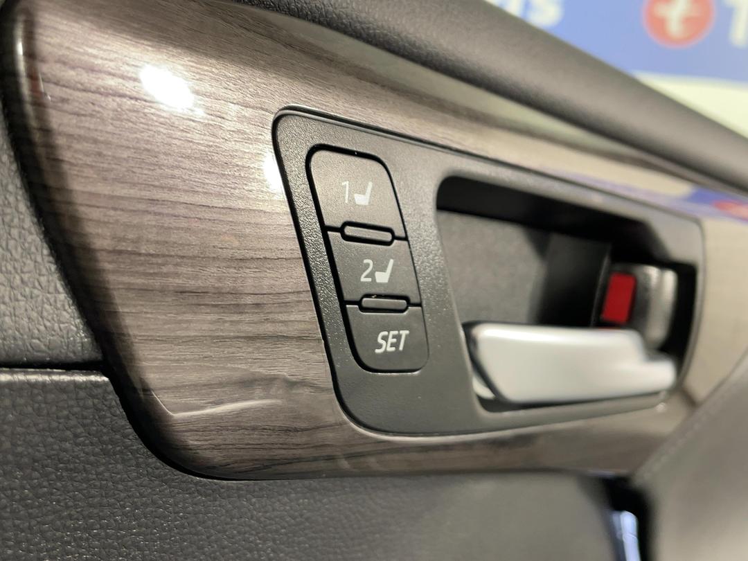 Photo '33' of Toyota Highlander