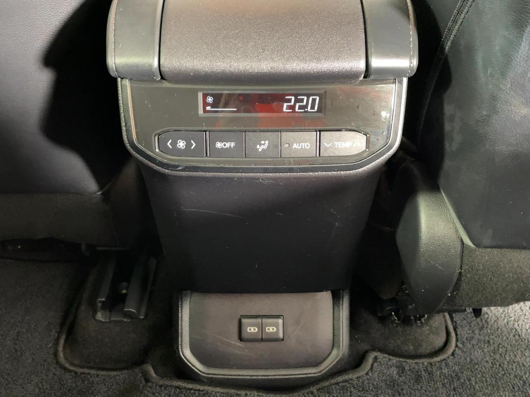 Photo '43' of Toyota Highlander