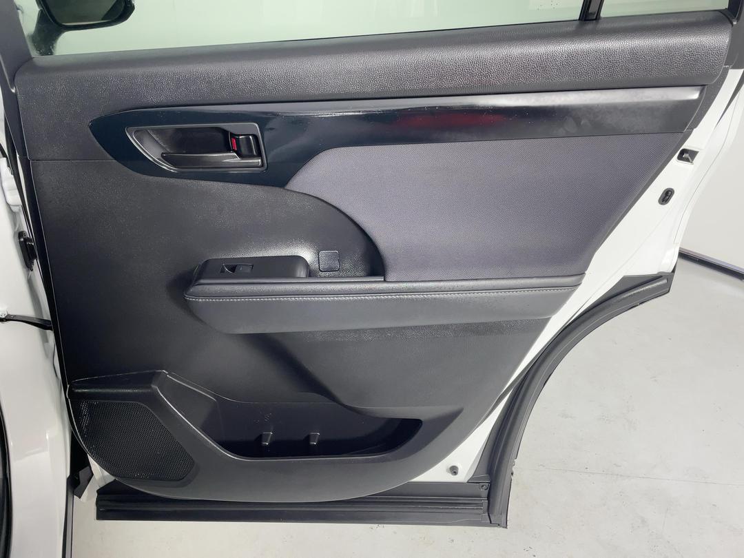 Photo '19' of Toyota Highlander