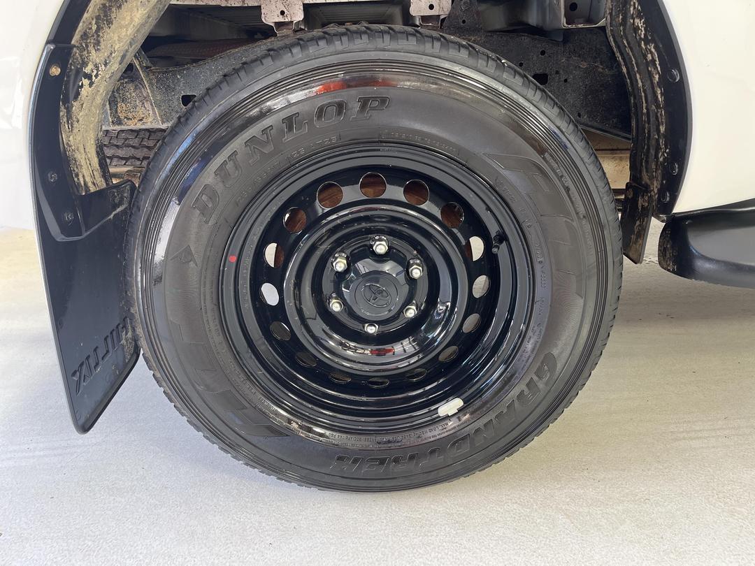 Photo '12' of Toyota Hilux