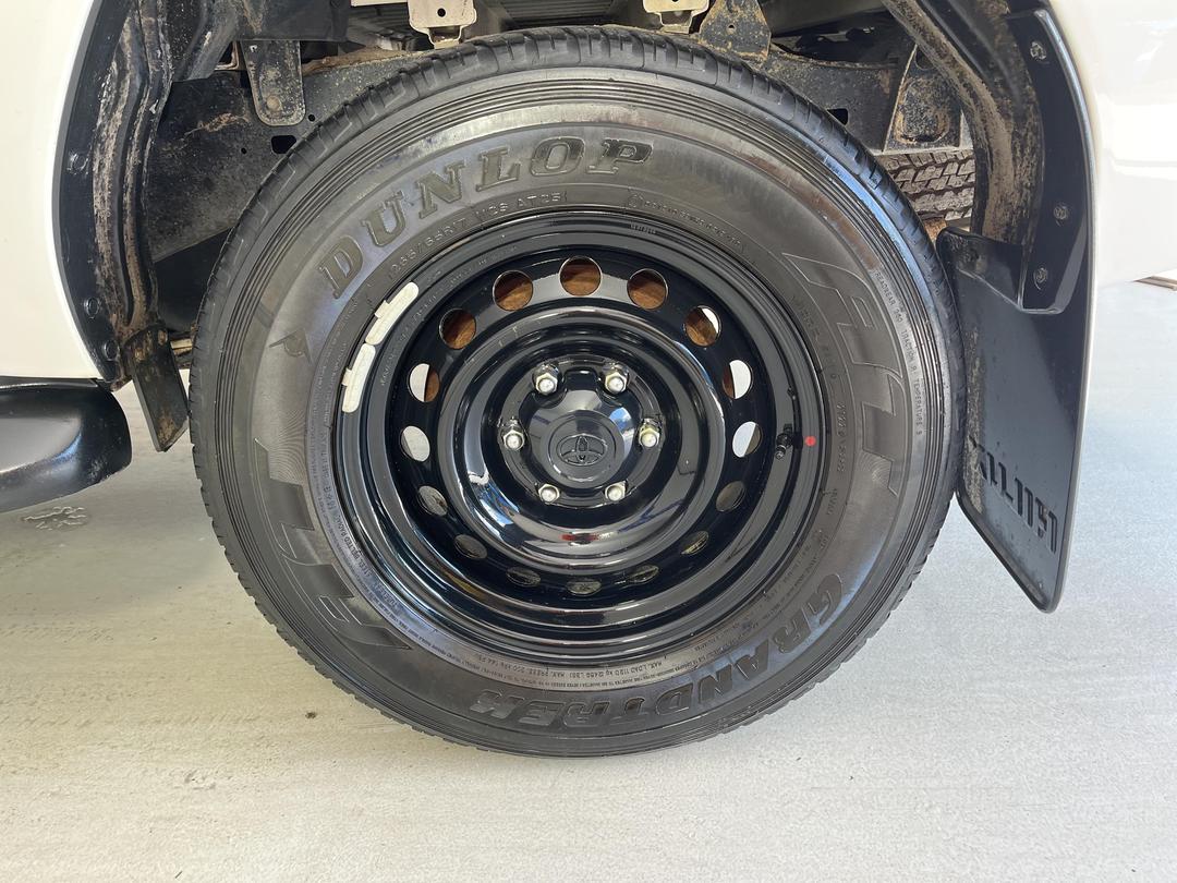 Photo '11' of Toyota Hilux