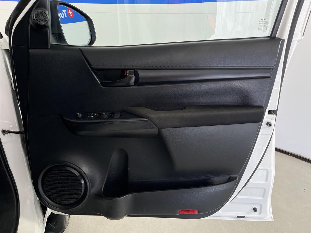 Photo '15' of Toyota Hilux